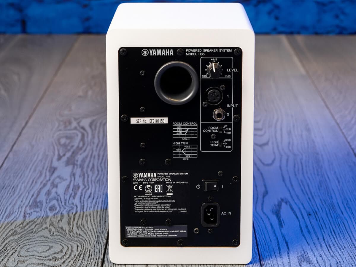 Yamaha HS5 inputs, outputs, and controls