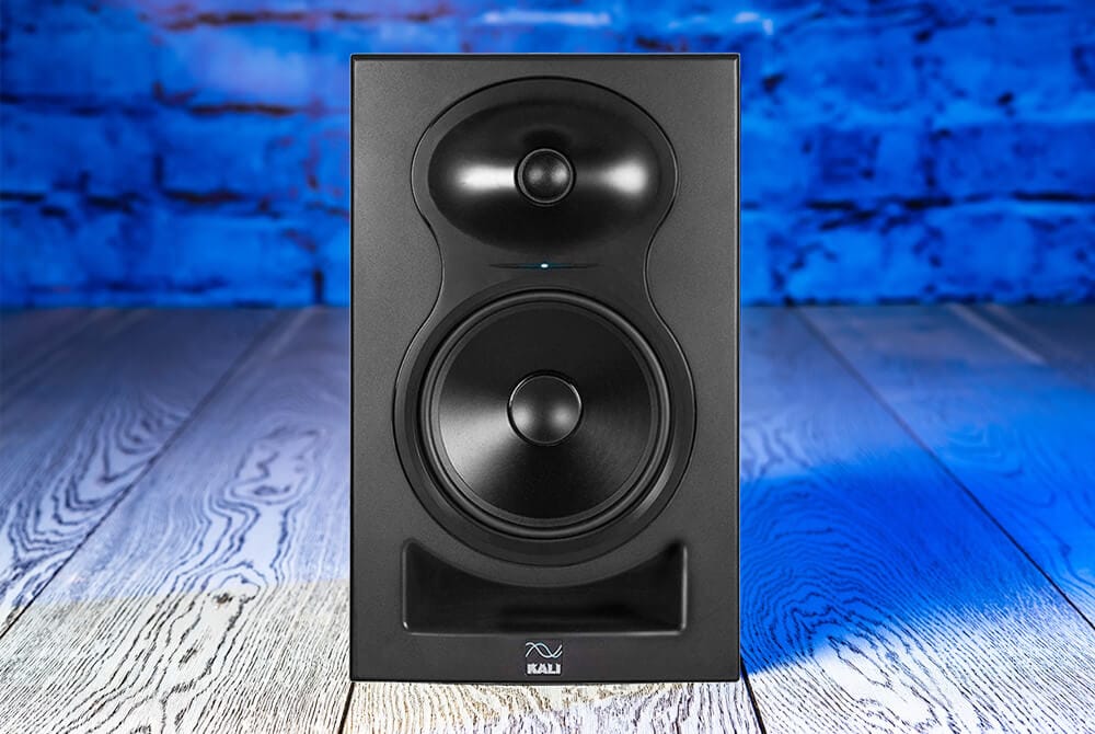 testing Kali Audio LP-6 studio monitors
