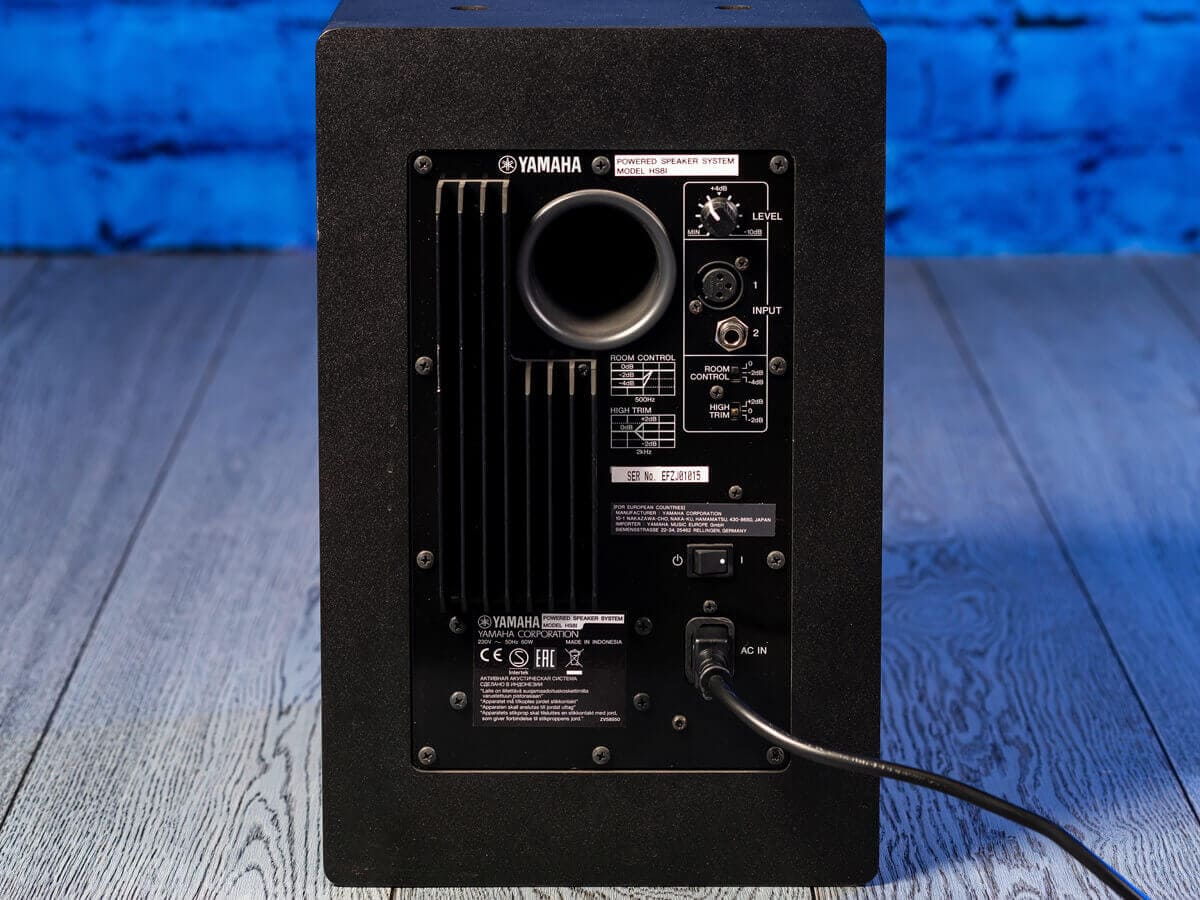 Yamaha HS8 inputs, outputs, and controls