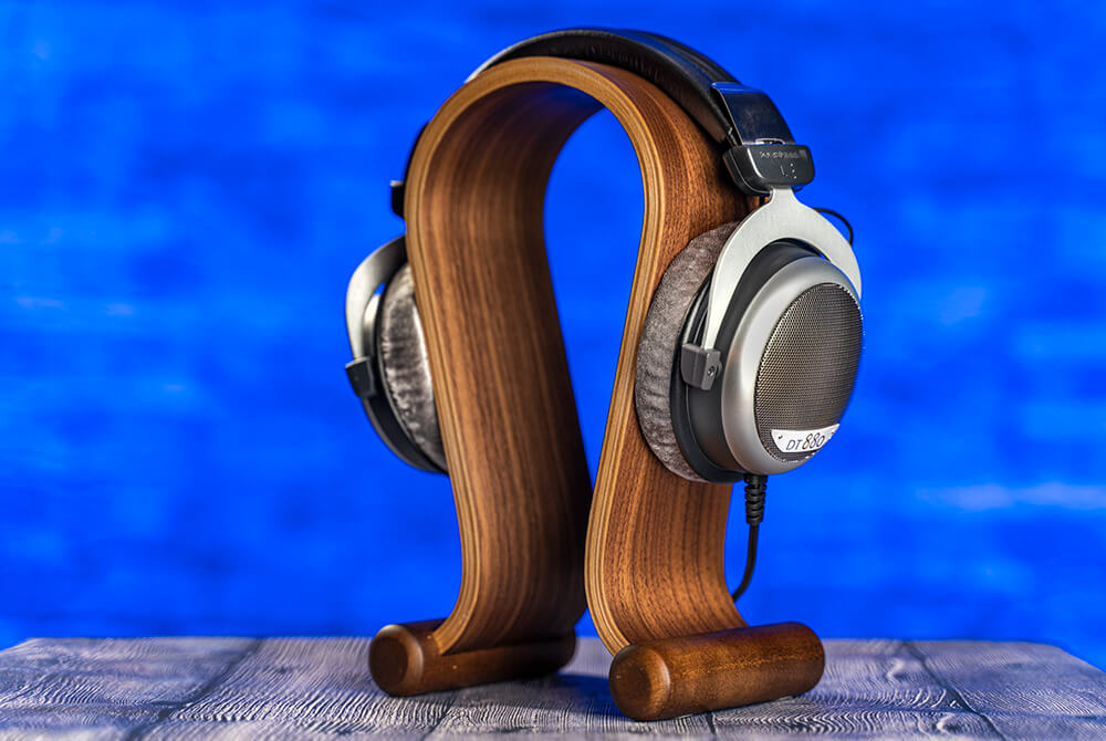 testing the Beyerdynamic DT 880 Pro studio headphones