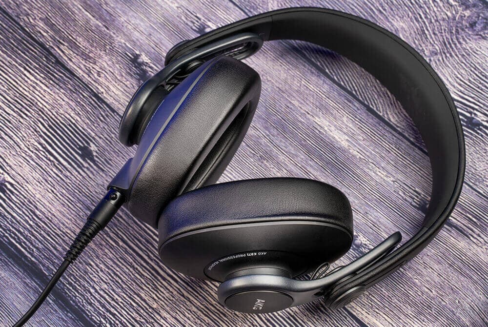 AKG K371 headphones comfort