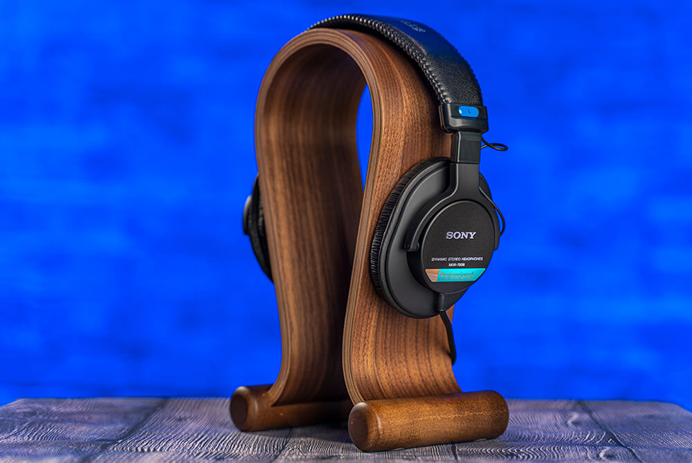 testing the Sony MDR-7506 professional headphones