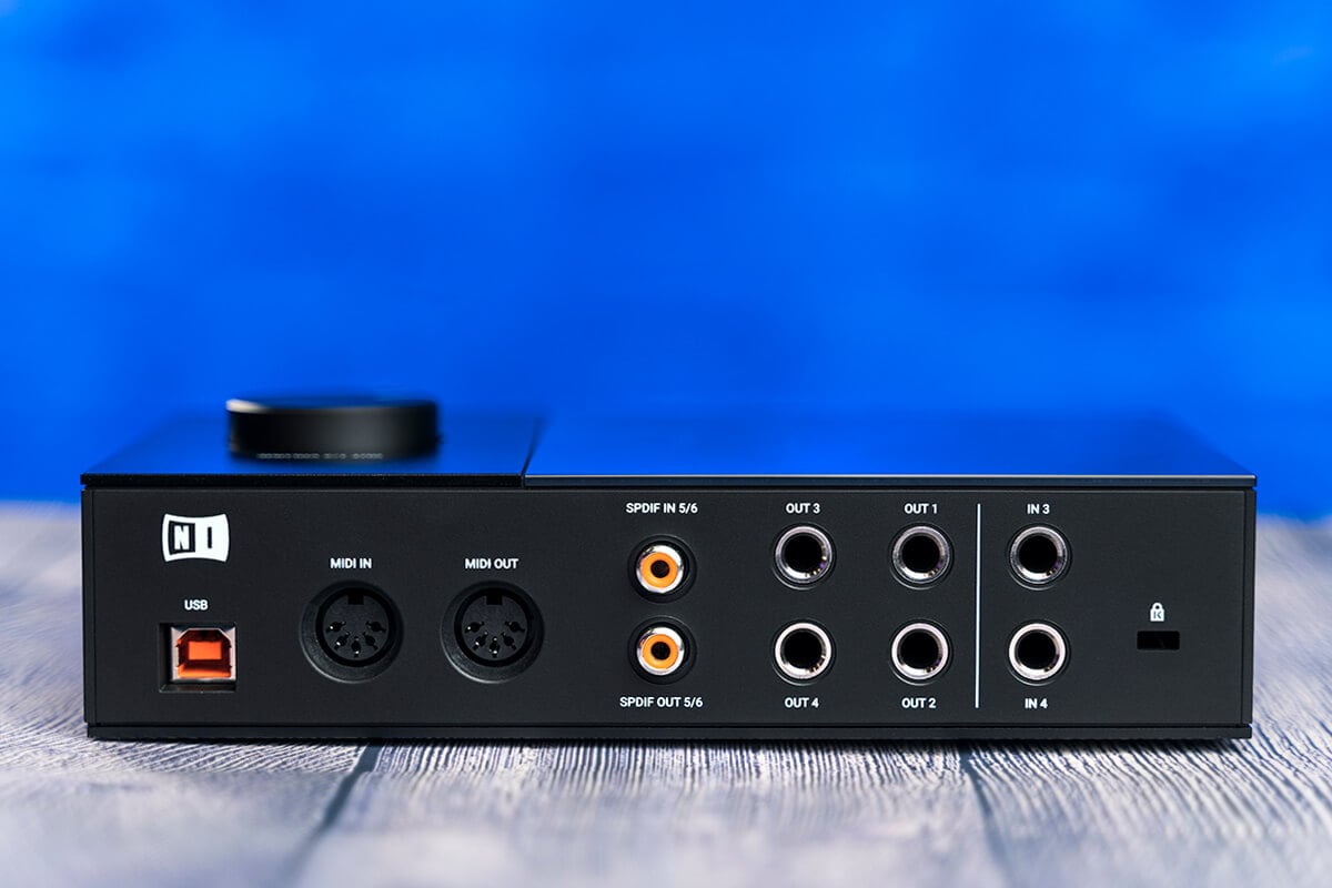 Komplete Audio 6 Mk2 audio interface (rear panel)