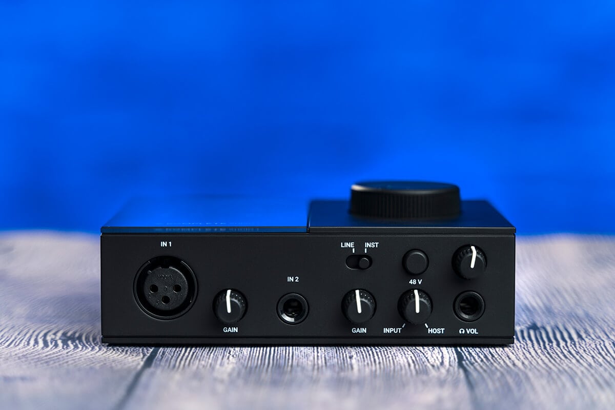 Komplete Audio 1 audio interface (front panel)