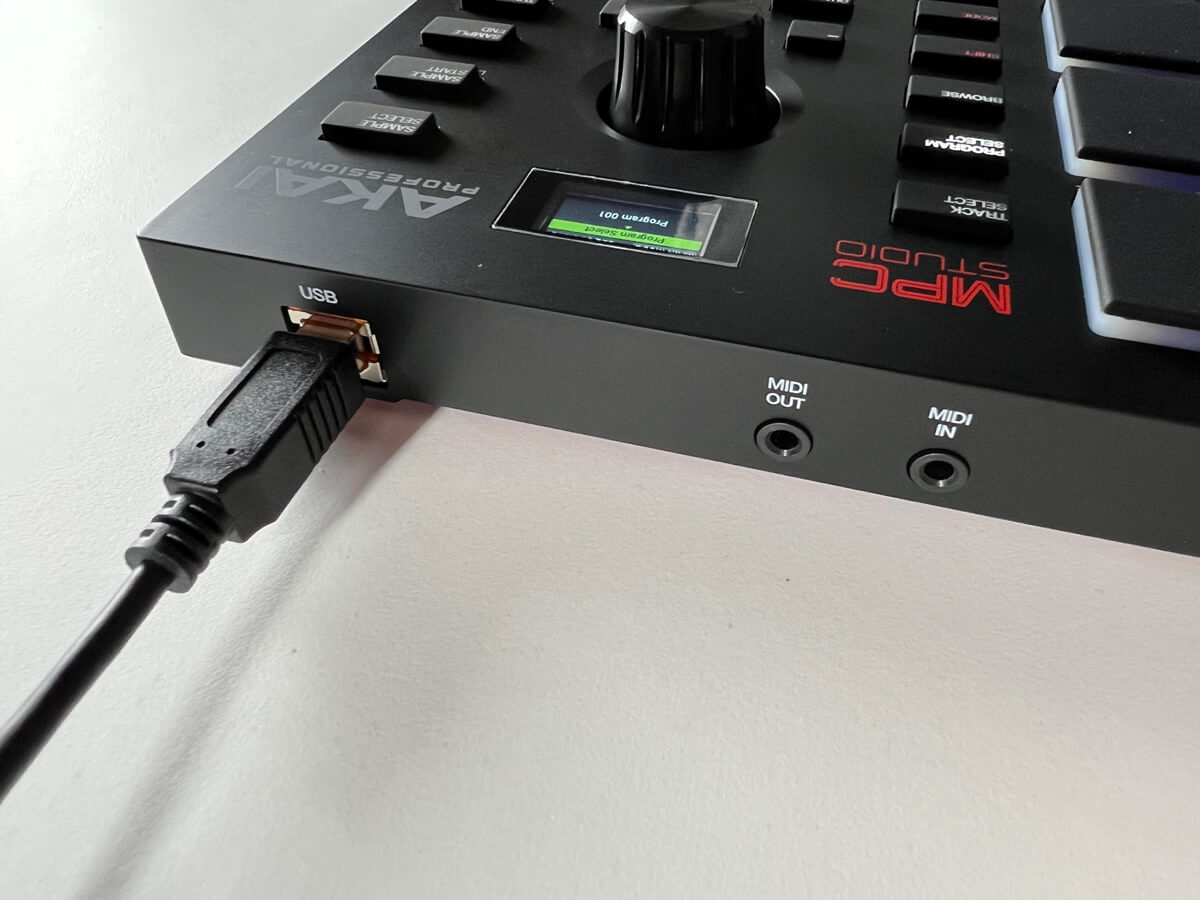 Akai MPC Studio connectivity options