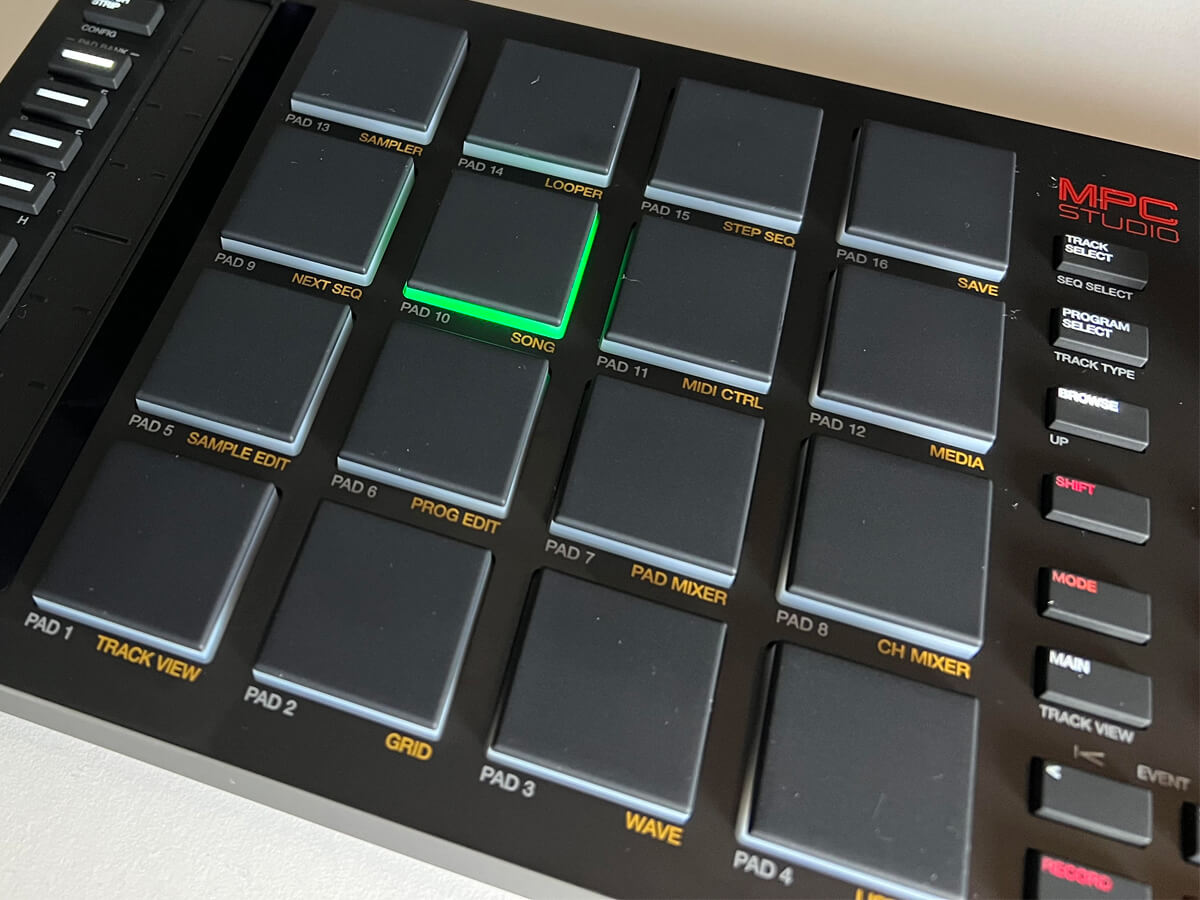 Akai MPC Studio drum pads closeup