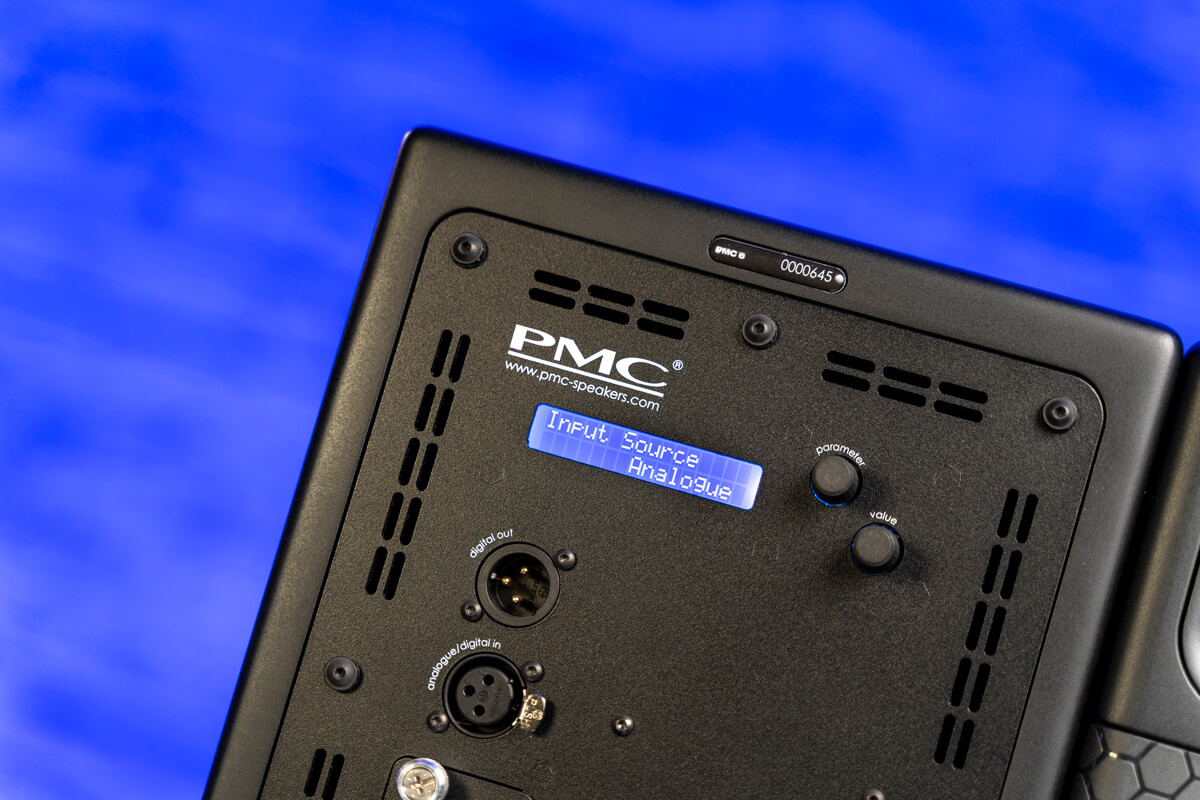 PMC 6 inputs, outputs, controls, and screen