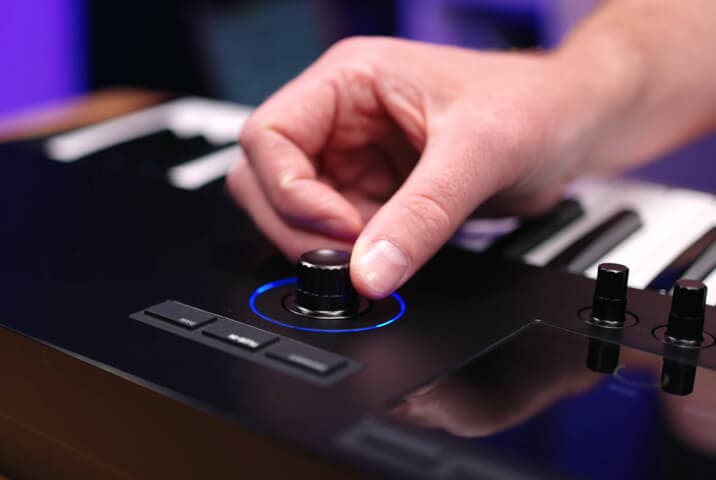 Kontrol S Mk3 clickable encoder
