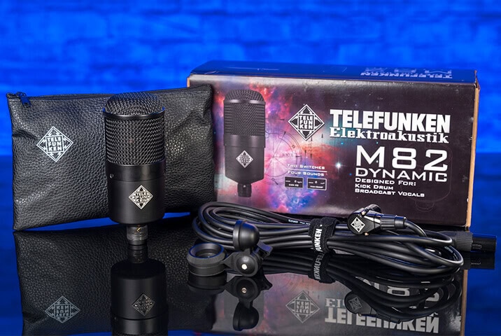 Telefunken M82 with accessories