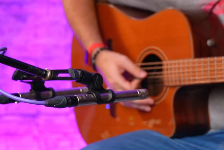 pair of AKG C451 B in recording acoustic guitar